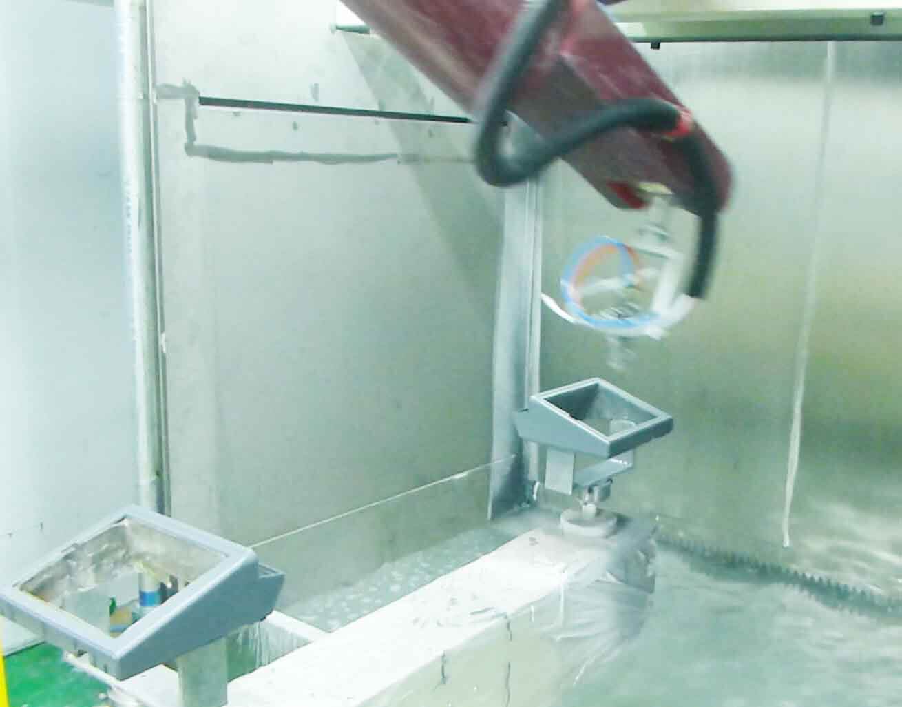 醫療設備外觀件機器人自動噴漆