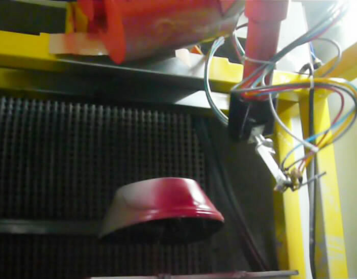 摩托車后備箱機器人噴漆
